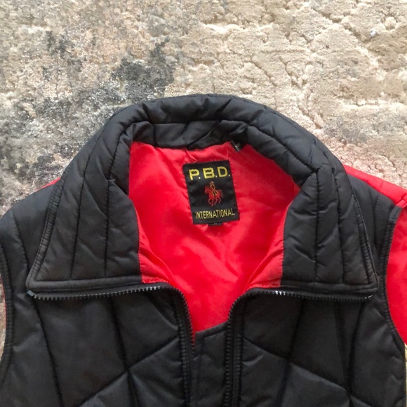 black and red vest - Picture 5 of 5